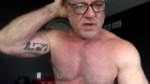 Snapshot of muscl_dad chatting on 06/07/26, 06:33 Muscl Dad online show from 06/07/26, 06:33