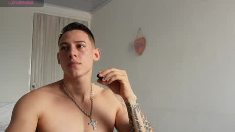 Snapshot of muscle_king_cum chatting on 04/25/26, 03:42 muscle_king_cum online show from 04/25/26, 03:42