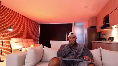 Snapshot of muscle_man19 chatting on 10/27/25, 11:58 Nick online show from 10/27/25, 11:58