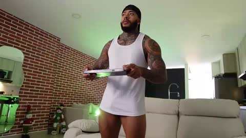 Snapshot of muscle_man19 chatting on 12/20/25, 12:56 Nick online show from 12/20/25, 12:56