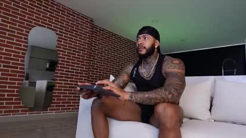 Snapshot of muscle_man19 chatting on 01/08/26, 12:29 Nick online show from 01/08/26, 12:29