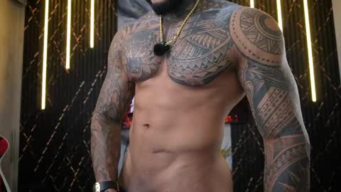 Snapshot of muscle_man19 chatting on 05/15/26, 05:47 Nick online show from 05/15/26, 05:47