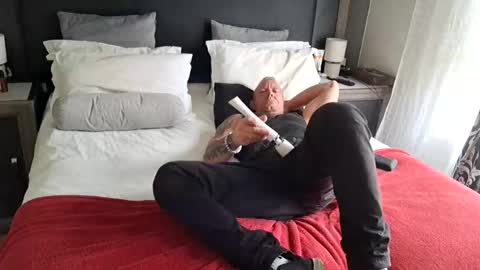 muscledaddy69s online show from 04/24/26, 10:28