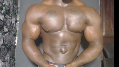 Snapshot of musclegodsammy23 chatting on 12/28/24, 03:04 musclegod23 online show from 12/28/24, 03:04