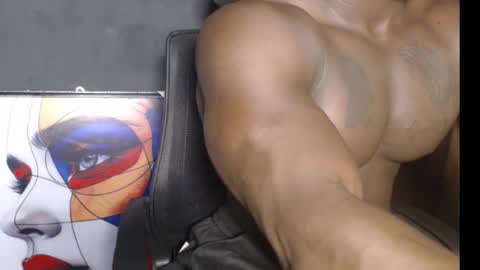 Snapshot of musclegodsammy23 chatting on 01/04/25, 11:17 musclegod23 online show from 01/04/25, 11:17