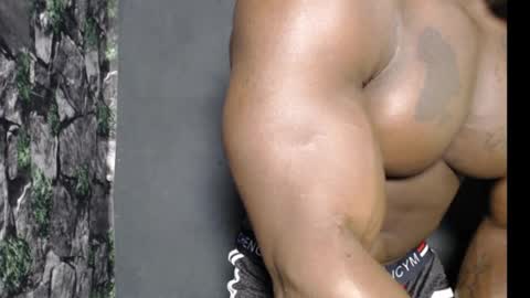 Snapshot of musclegodsammy23 chatting on 01/24/25, 12:20 musclegod23 online show from 01/24/25, 12:20