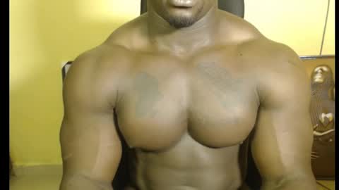 Snapshot of musclegodsammy23 chatting on 02/10/25, 10:19 musclegod23 online show from 02/10/25, 10:19