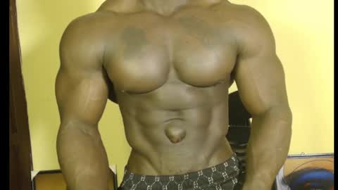 Snapshot of musclegodsammy23 chatting on 02/25/25, 04:46 musclegod23 online show from 02/25/25, 04:46