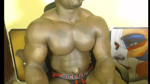 Snapshot of musclegodsammy23 chatting on 02/26/25, 04:25 musclegod23 online show from 02/26/25, 04:25