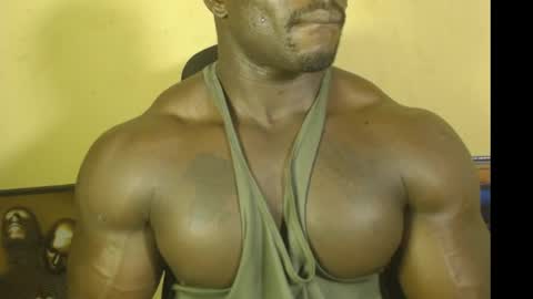 Snapshot of musclegodsammy23 chatting on 03/05/25, 06:12 musclegod23 online show from 03/05/25, 06:12