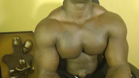 Snapshot of musclegodsammy23 chatting on 03/11/25, 01:16 musclegod23 online show from 03/11/25, 01:16