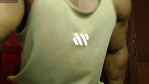 Snapshot of musclegodsammy23 chatting on 09/09/25, 01:05 musclegod23 online show from 09/09/25, 01:05