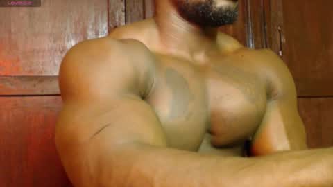Snapshot of musclegodsammy23 chatting on 09/10/25, 12:10 musclegod23 online show from 09/10/25, 12:10