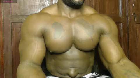 Snapshot of musclegodsammy23 chatting on 09/14/25, 12:10 musclegod23 online show from 09/14/25, 12:10