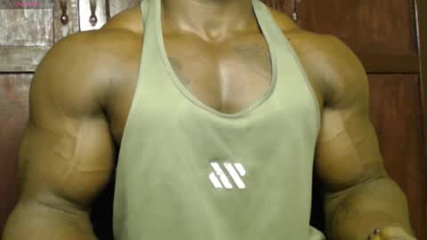Snapshot of musclegodsammy23 chatting on 09/17/25, 11:50 musclegod23 online show from 09/17/25, 11:50