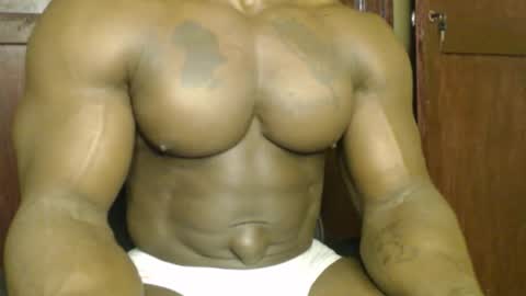 Snapshot of musclegodsammy23 chatting on 09/23/25, 02:14 musclegod23 online show from 09/23/25, 02:14