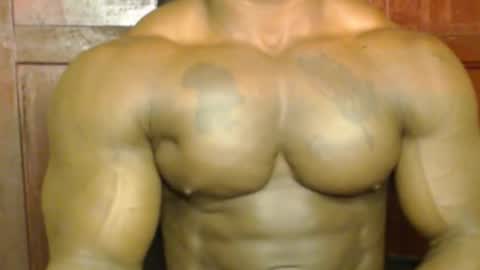 Snapshot of musclegodsammy23 chatting on 09/26/25, 02:26 musclegod23 online show from 09/26/25, 02:26