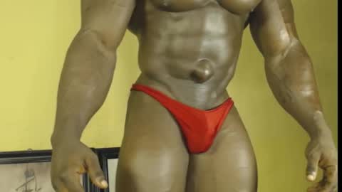 Snapshot of musclegodsammy23 chatting on 10/25/25, 01:02 musclegod23 online show from 10/25/25, 01:02