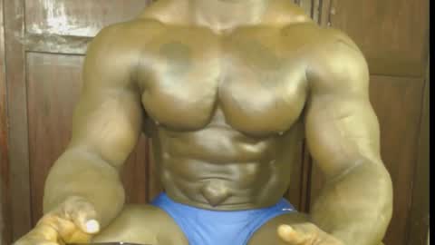 Snapshot of musclegodsammy23 chatting on 10/29/25, 02:58 musclegod23 online show from 10/29/25, 02:58