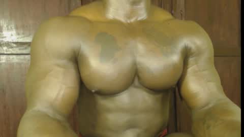 musclegod23 online show from 11/07/25, 10:04