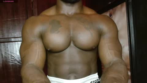 musclegod23 online show from 04/15/26, 02:51