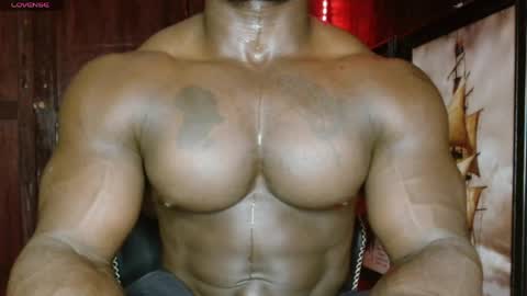 Snapshot of musclegodsammy23 chatting on 05/21/26, 01:01 musclegod23 online show from 05/21/26, 01:01