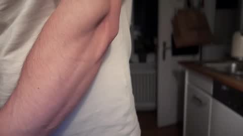 musclehair3 online show from 12/14/25, 05:07