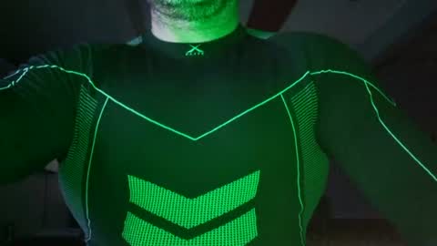 Snapshot of muscles_hulk chatting on 06/18/26, 10:03 Hulk Muscles - NEW ACCOUNT online show from 06/18/26, 10:03