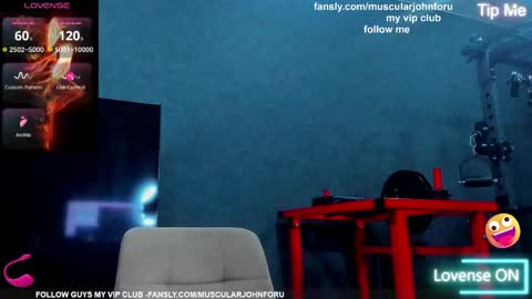 Snapshot of muscularjohnforu chatting on 05/30/26, 09:28 click icon for peach online show from 05/30/26, 09:28
