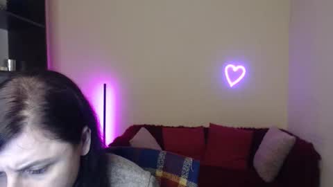 Jeneva online show from 12/04/25, 07:00