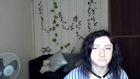 Snapshot of muse_kity_jeneva chatting on 06/18/26, 05:19 Jeneva online show from 06/18/26, 05:19