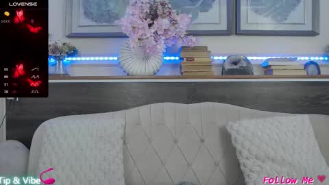 Snapshot of musedollx chatting on 09/15/25, 06:52 Luna online show from 09/15/25, 06:52
