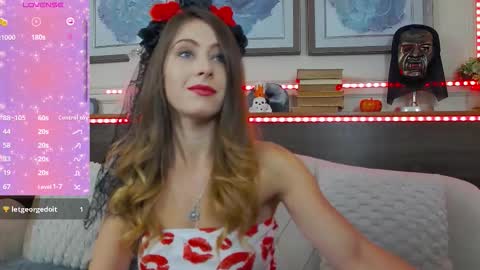 Luna  online show from 10/28/25, 08:22