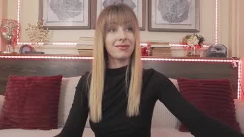 Luna  online show from 03/28/26, 06:40