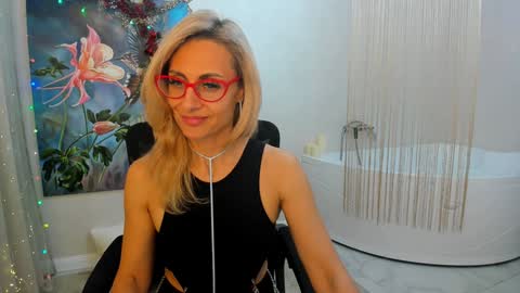 Snapshot of museofstage chatting on 01/09/25, 05:54 Diana online show from 01/09/25, 05:54