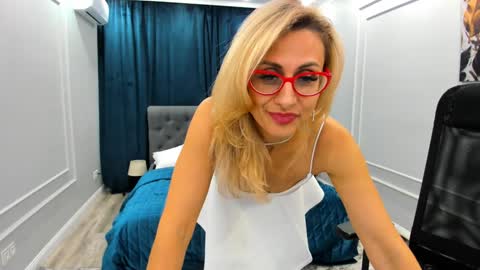 Snapshot of museofstage chatting on 01/15/25, 02:35 Diana online show from 01/15/25, 02:35