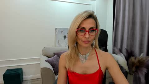 Snapshot of museofstage chatting on 01/16/25, 03:13 Diana online show from 01/16/25, 03:13