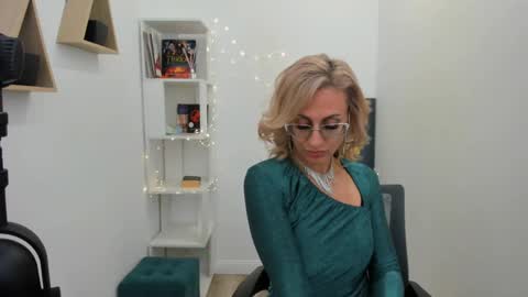 Snapshot of museofstage chatting on 01/30/25, 11:55 Diana online show from 01/30/25, 11:55