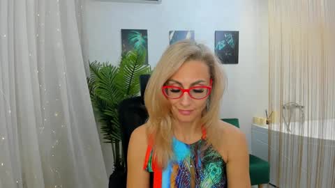 Snapshot of museofstage chatting on 02/02/25, 10:57 Diana online show from 02/02/25, 10:57