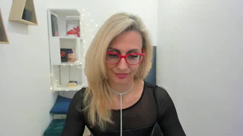 Snapshot of museofstage chatting on 03/05/25, 05:50 Diana online show from 03/05/25, 05:50