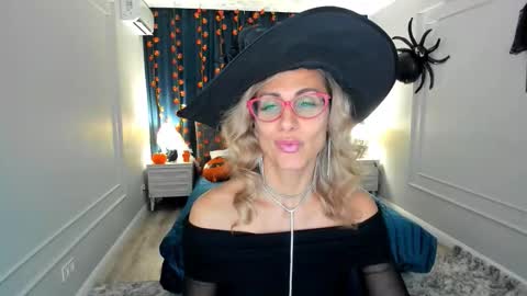 Diana online show from 10/31/25, 11:55