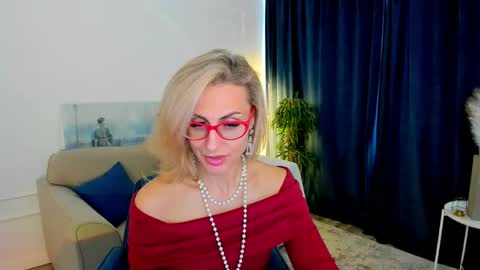 Snapshot of museofstage chatting on 05/11/26, 02:45 Diana online show from 05/11/26, 02:45