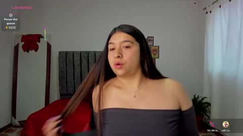 Snapshot of mushi_ chatting on 11/12/25, 11:32 mushi_ online show from 11/12/25, 11:32