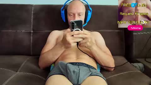 Snapshot of mushroomcouch chatting on 07/14/26, 07:46 mushroomcouch online show from 07/14/26, 07:46