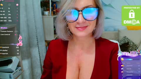 Snapshot of music_fairy chatting on 01/12/25, 01:58 Lana online show from 01/12/25, 01:58