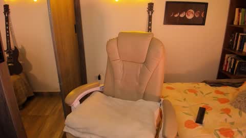 VALENTINA Luna  online show from 10/28/25, 02:37