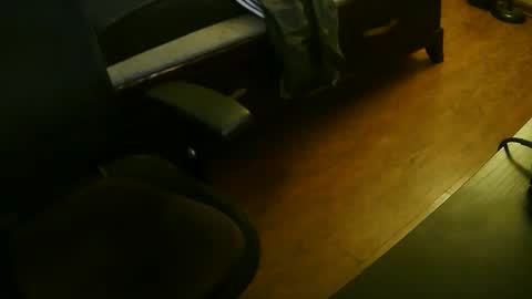 mustenjoyhead79 online show from 10/27/25, 09:52