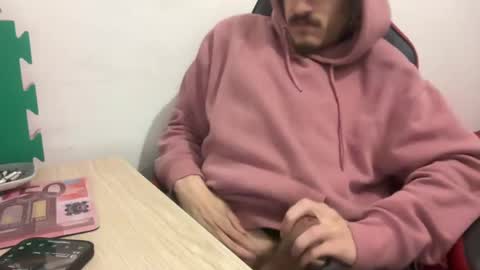 Snapshot of muupp69 chatting on 12/25/24, 02:34 muupp69 online show from 12/25/24, 02:34