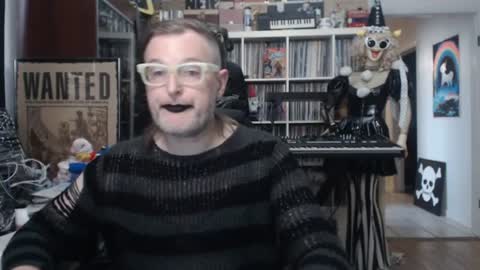 Snapshot of muziknerd chatting on 07/16/26, 11:44 Muziknerd online show from 07/16/26, 11:44