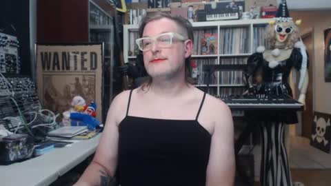 Snapshot of muziknerd chatting on 07/25/26, 03:15 Muziknerd online show from 07/25/26, 03:15